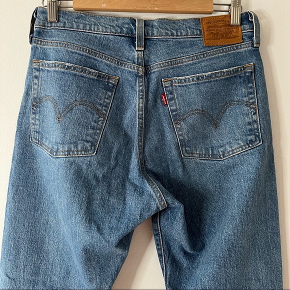 LEVIS premium wedgie icon “in two minds” medium blue wash - Picture 4 of 7